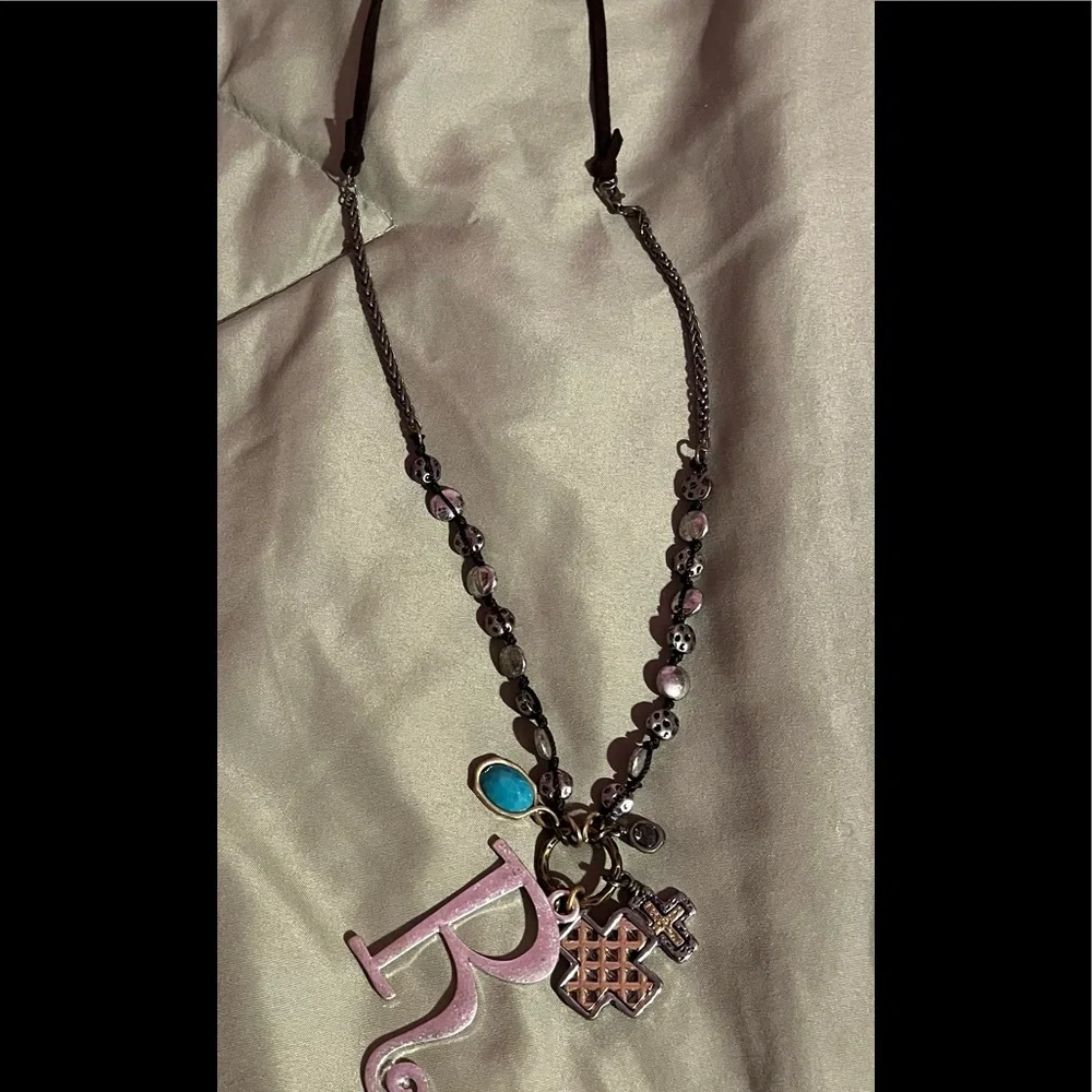 Initial R necklace - Picture 2 of 2